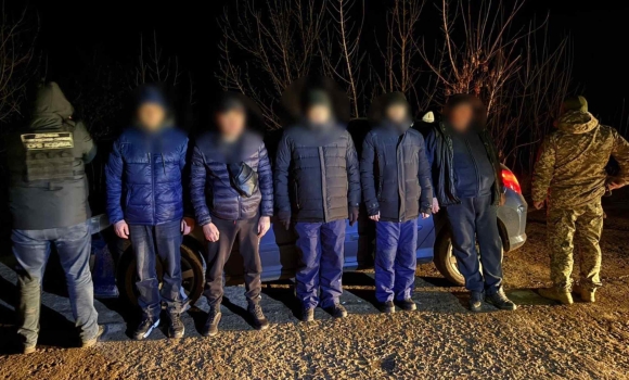 Біля кордону затримали вінницького таксиста з пасажирами, які планували тікати до Придністров'я